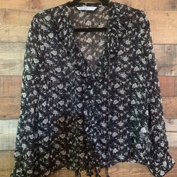 Zara Basic Navy floral‎ top w/ ruffles, size small - Picture 2 of 8